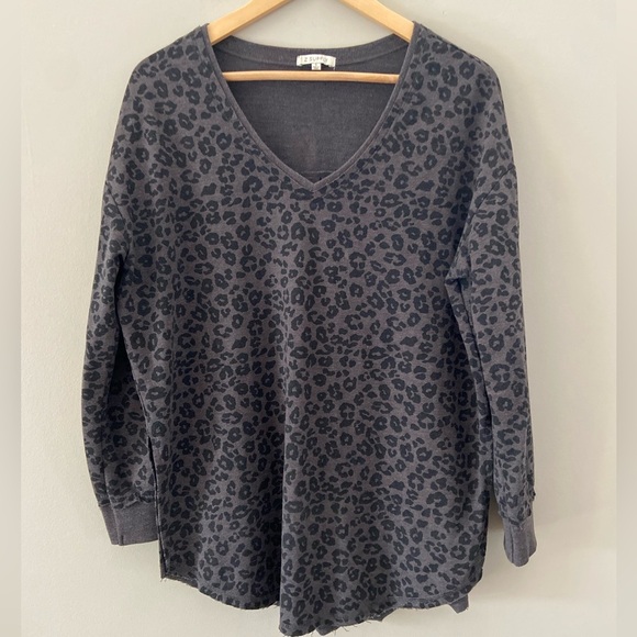 ❄️Z Supply Weekender Leo V-Neckline Animal Print Lounge Oversized Side Slit - Picture 3 of 5